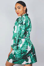 Load image into Gallery viewer, White Leaf Print Robe
