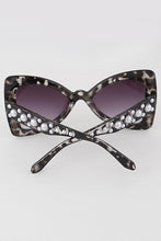 Load image into Gallery viewer, &quot;Ava&quot; Butterfly Sunglasses With Pearls
